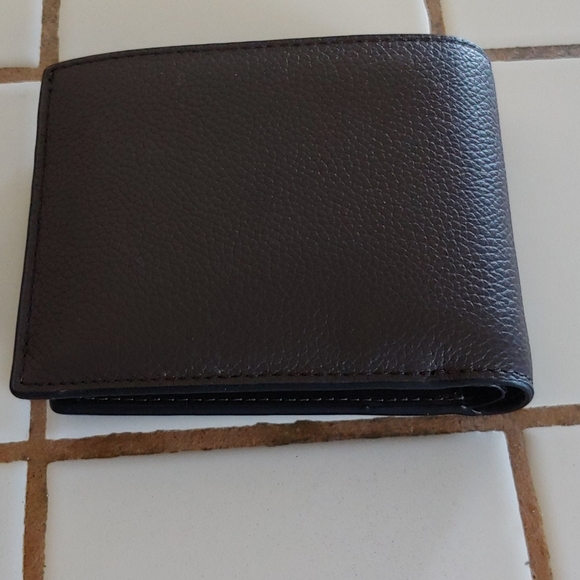 NWT Michael Kors Wallet - Picture 4 of 8